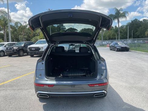 Used 2023 Audi Q5 2.0T Premium Plus w/ Premium Plus Package AWD/4WD image 6