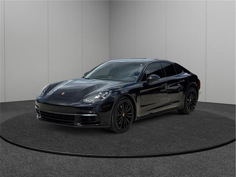 Used 2017 Porsche Panamera 4S image 4