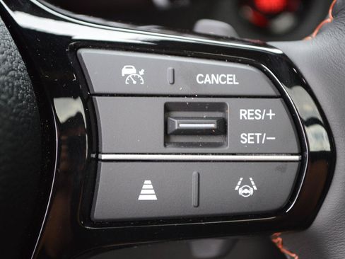 Used 2025 Honda Pilot TrailSport image 33