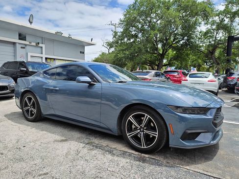 Used 2025 Ford Mustang Coupe RWD image 14