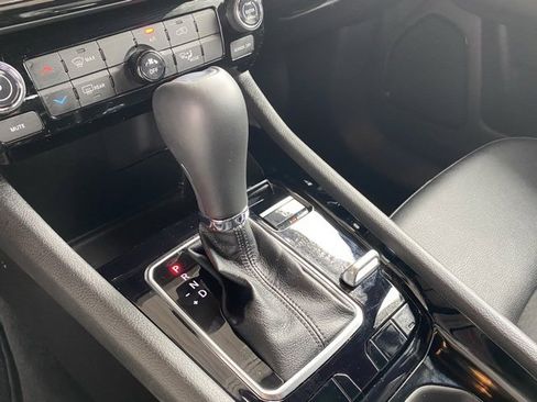 Used 2025 Jeep Compass Latitude w/ Altitude Special Edition image 19