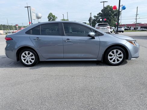 Used 2025 Toyota Corolla LE FWD image 4