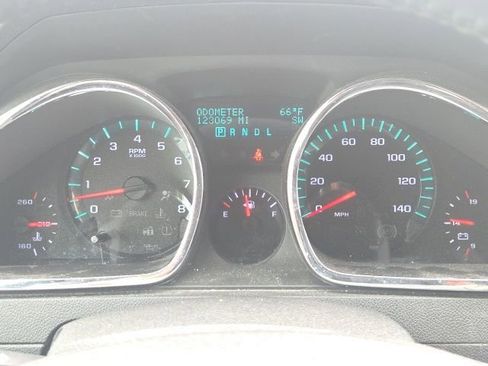 Used 2011 Chevrolet Traverse LT w/ Personal Connectivity Package FWD image 40