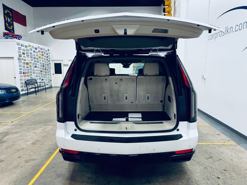 Used 2022 Cadillac Escalade Sport Platinum w/ Heavy-Duty Trailer Package image 27
