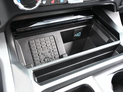 New 2026 Ford F250 Lariat w/ Black Appearance Package image 27