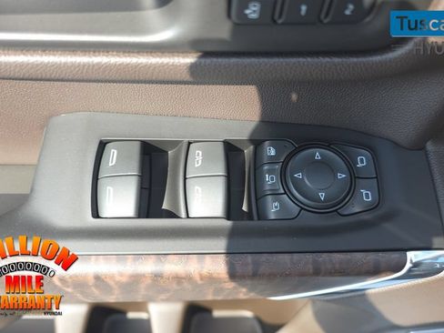 Used 2023 GMC Sierra 2500 Denali w/ Denali Ultimate Package AWD/4WD image 14
