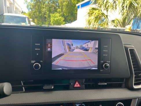 Used 2025 Kia Sportage LX image 23