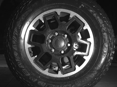 Used 2025 Toyota Tacoma TRD Off-Road AWD/4WD image 25