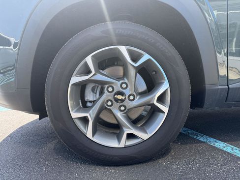 New 2025 Chevrolet Trax LT w/ Sunroof Package FWD image 19