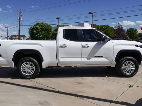Used 2024 Toyota Tundra SR5 w/ SR5 Premium Package AWD/4WD image 9