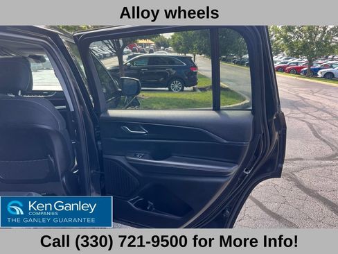 Used 2024 Jeep Grand Cherokee L Laredo AWD/4WD image 51