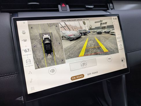 Used 2024 Land Rover Discovery Sport Dynamic SE image 15