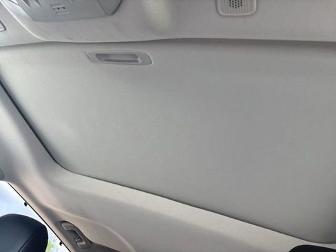 Used 2023 Toyota Highlander XLE image 14