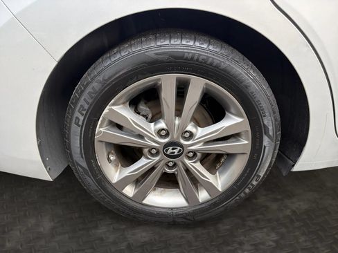 Used 2018 Hyundai Elantra Value Edition FWD image 40