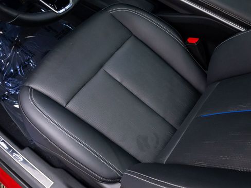 Used 2025 Cadillac Lyriq Luxury AWD/4WD image 19