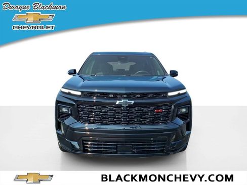 Used 2025 Chevrolet Traverse RS w/ LPO, Floor Liner Package AWD/4WD image 8
