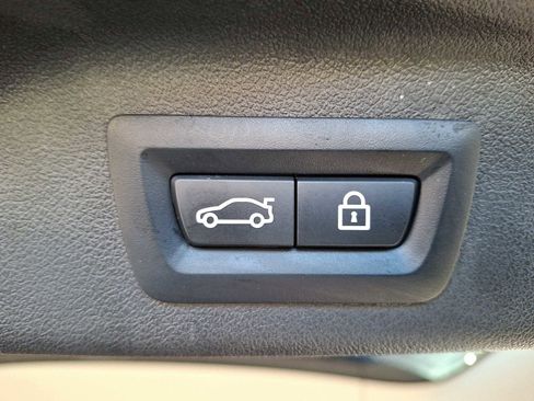 Certified 2023 BMW X7 xDrive40i w/ Executive Package image 31