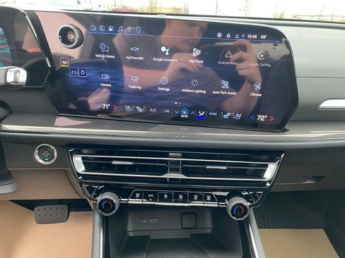 New 2026 Chevrolet Traverse High Country w/ LPO, Floor Liner Package AWD/4WD image 18