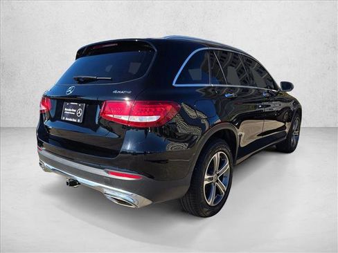Used 2018 Mercedes-Benz GLC 300 4MATIC image 5