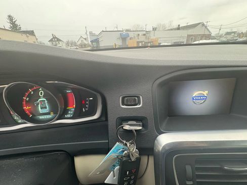 Used 2015 Volvo S60 T5 Premier image 15