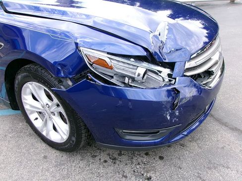 Used 2014 Ford Taurus SEL w/ Equipment Group 201A FWD image 2