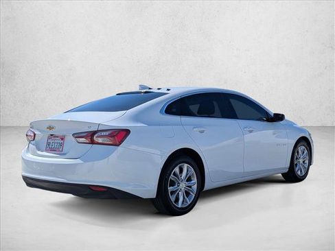 Used 2021 Chevrolet Malibu LT FWD image 5