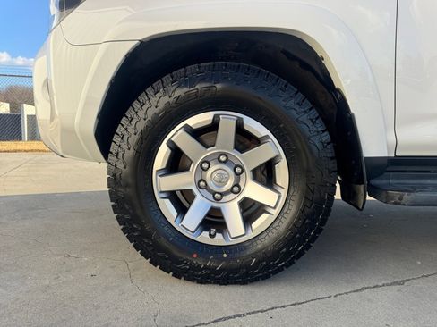 Used 2016 Toyota 4Runner Trail Premium image 30