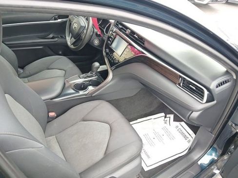 Used 2018 Toyota Camry LE FWD image 18