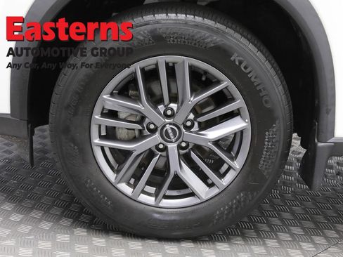 Used 2023 Nissan Rogue S AWD/4WD image 31