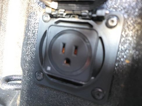 Used 2023 GMC Sierra 1500 AT4 w/ AT4 Premium Package image 6