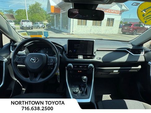 Used 2024 Toyota RAV4 LE AWD/4WD image 6