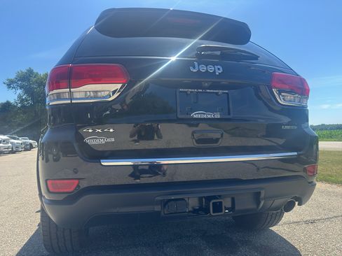 Used 2018 Jeep Grand Cherokee Limited AWD/4WD image 10