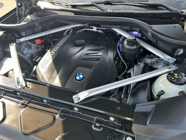 Certified 2025 BMW X5 xDrive40i w/ M Sport Package AWD/4WD image 15