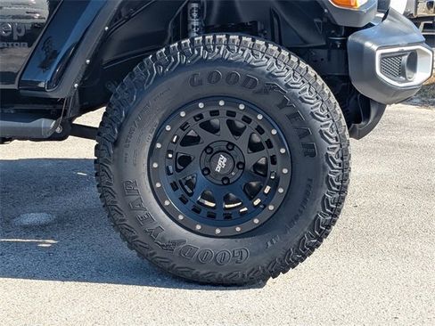 Used 2022 Jeep Gladiator Sport image 11