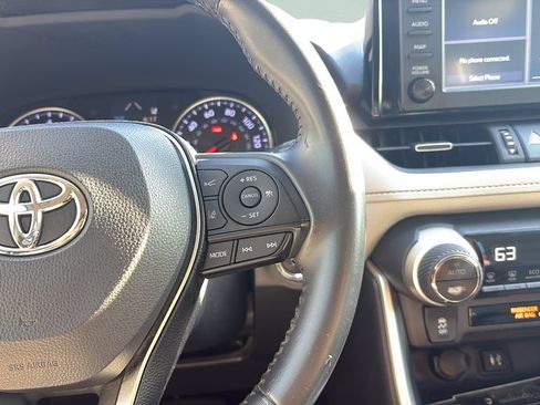 Used 2019 Toyota RAV4 XLE Premium FWD image 20