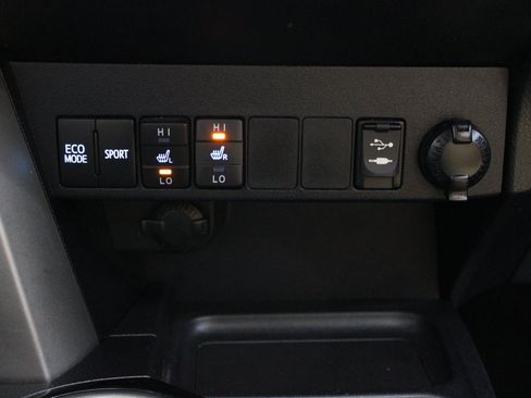 Used 2016 Toyota RAV4 Limited w/ Advanced Technology Package AWD/4WD image 34