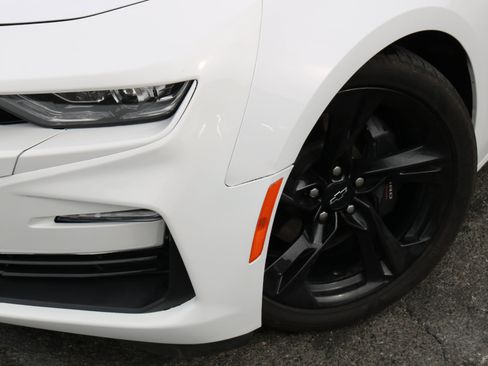 Used 2021 Chevrolet Camaro LT w/ RS Package image 4