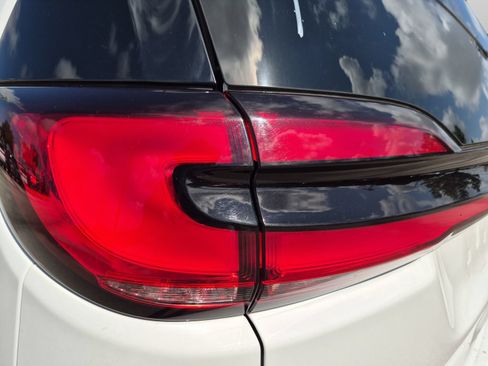 Used 2025 Chrysler Pacifica Select FWD image 31