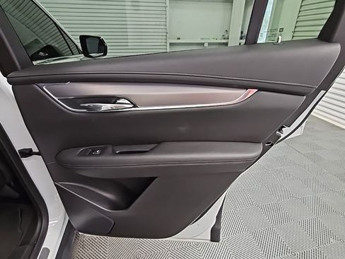 Used 2023 Cadillac XT6 Luxury image 39
