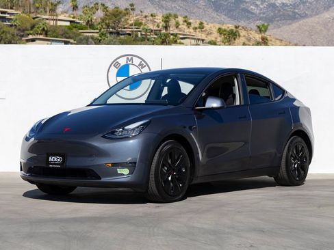Used 2023 Tesla Model Y Long Range AWD/4WD image 1