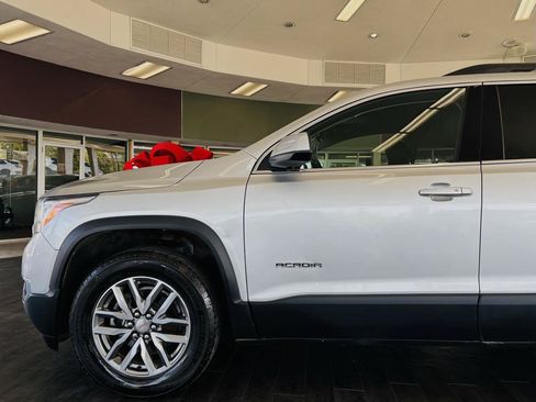 Used 2019 GMC Acadia SLE FWD image 16