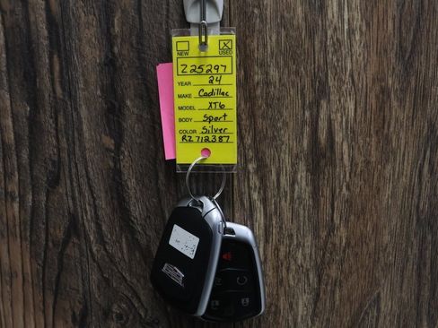 Used 2024 Cadillac XT6 Sport image 40