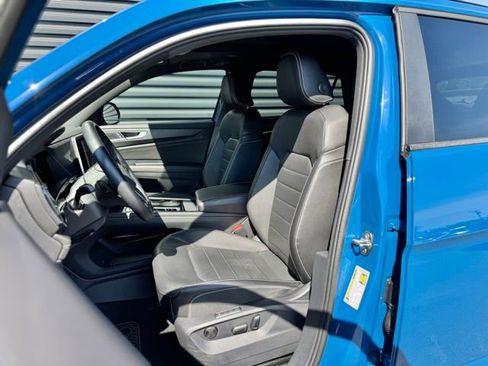 Used 2025 Volkswagen Atlas Cross Sport SEL R-Line AWD/4WD image 5