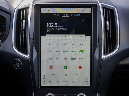 Used 2023 Ford Edge Titanium image 23