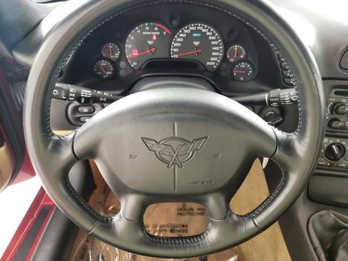 Used 2001 Chevrolet Corvette Coupe RWD image 23