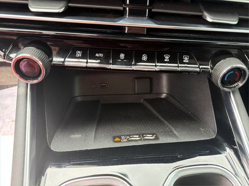 Used 2024 Chevrolet Traverse RS w/ LPO, Floor Liner Package AWD/4WD image 40