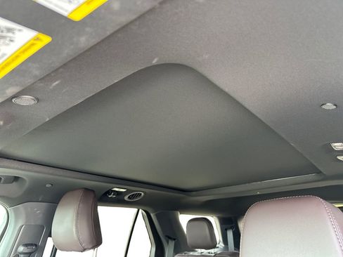 Used 2025 Ford Explorer Platinum image 12