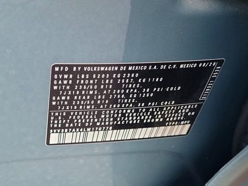 Used 2020 Volkswagen Tiguan SE image 36