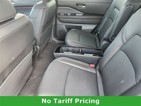 Certified 2025 Nissan Pathfinder SL w/ SL Premium Package image 24