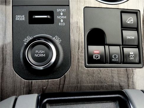 Used 2023 Toyota Highlander Limited image 47